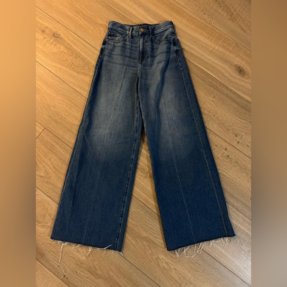 EXPRESS • Super High Waisted Medium Wash Raw Hem Baggy Wide Leg Jeans • NWOT - Picture 5 of 5